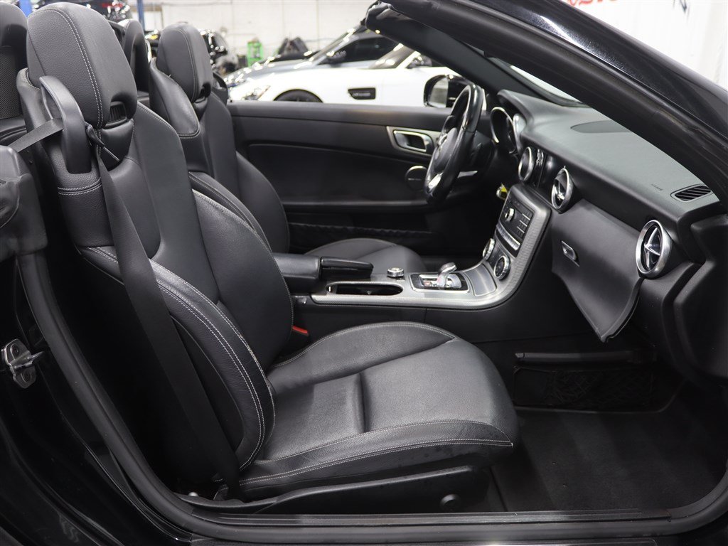 Used 2017 Mercedes-Benz SLC 300 image 19