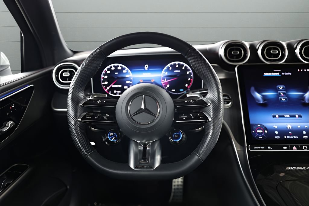 Used 2025 Mercedes-Benz GLC 43 AMG 4MATIC image 40