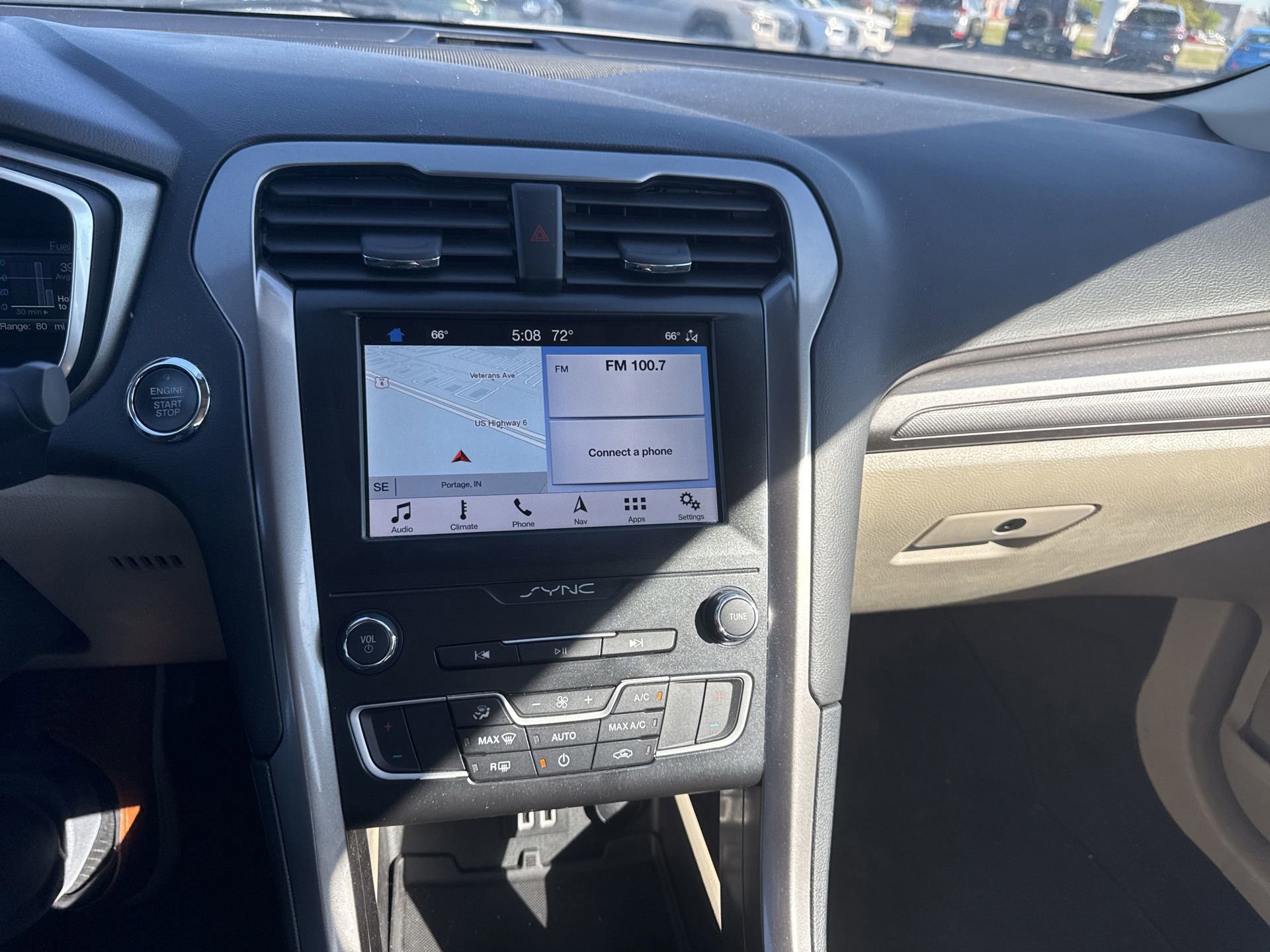 Used 2019 Ford Fusion SE FWD image 11