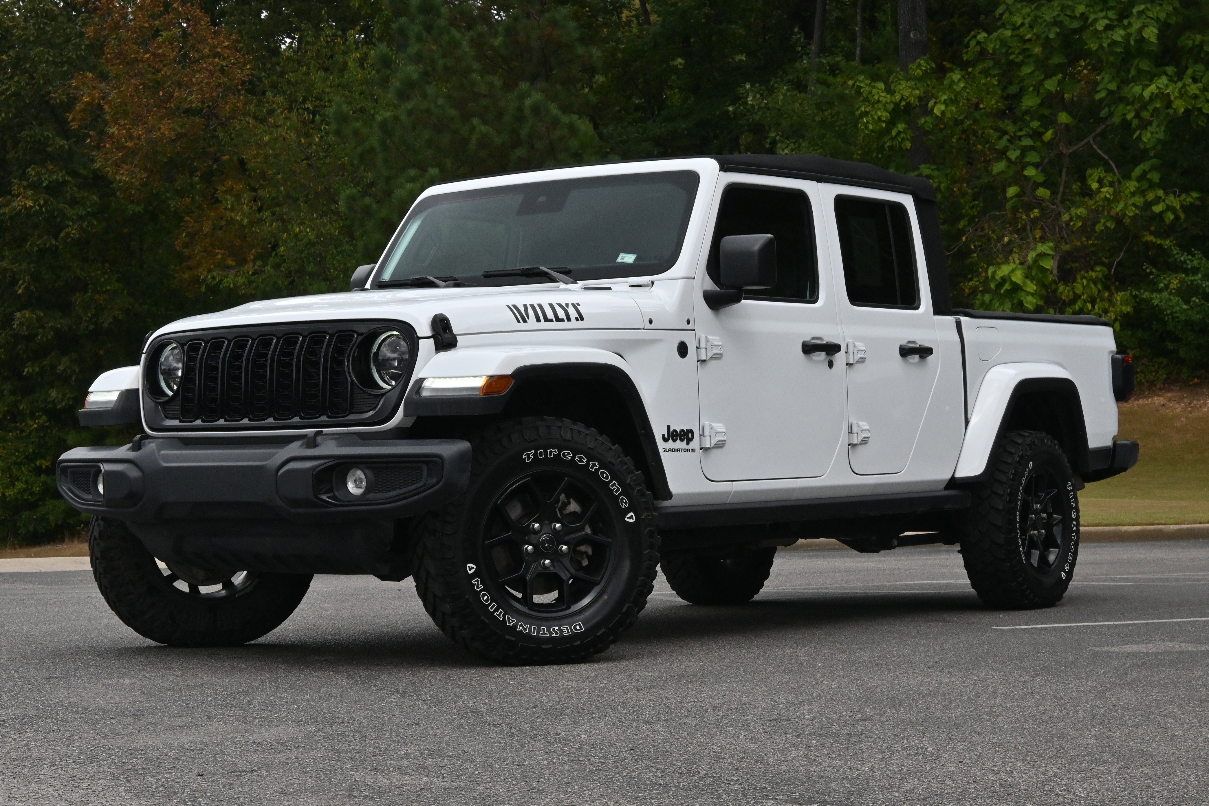 Used 2024 Jeep Gladiator Sport AWD/4WD image 4