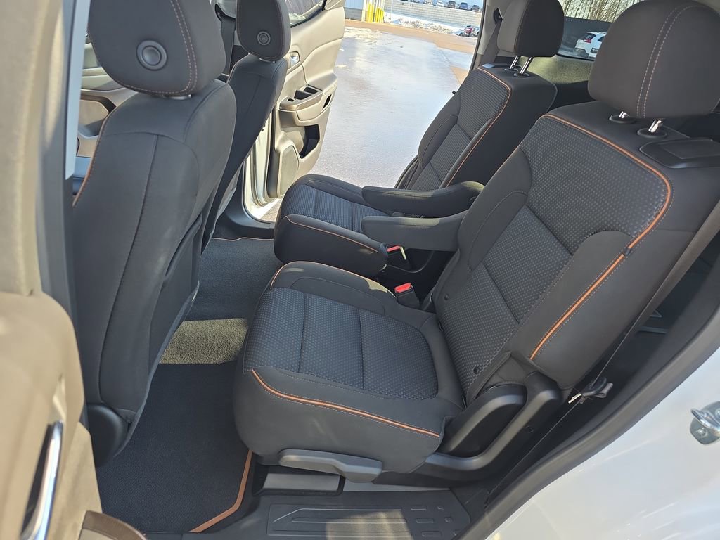 Certified 2023 GMC Acadia AT4 image 16