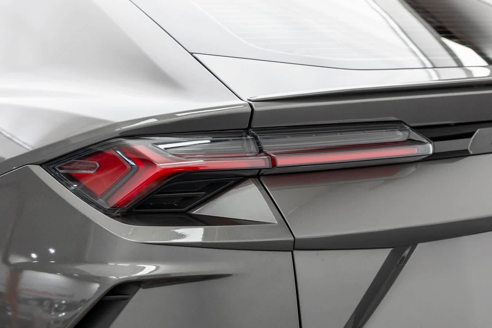 Used 2022 Lamborghini Urus AWD/4WD image 71