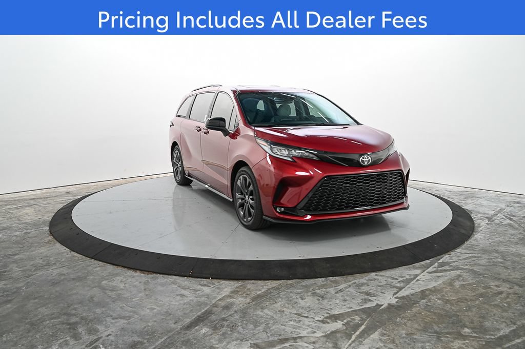 New 2026 Toyota Sienna XSE FWD image 3