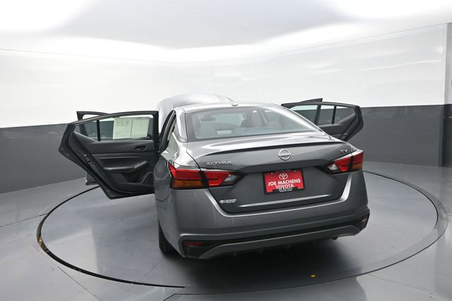 Used 2024 Nissan Altima 2.5 SV image 9