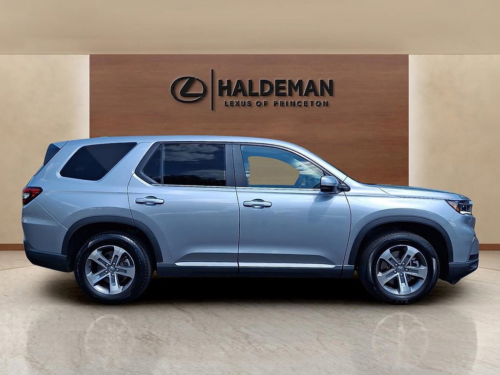 Used 2025 Honda Pilot EX-L image 7