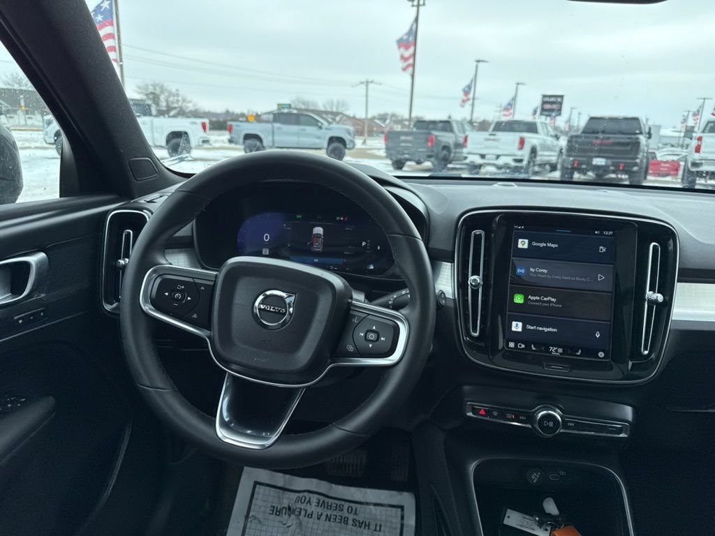 Used 2024 Volvo XC40 B5 Core AWD/4WD image 39