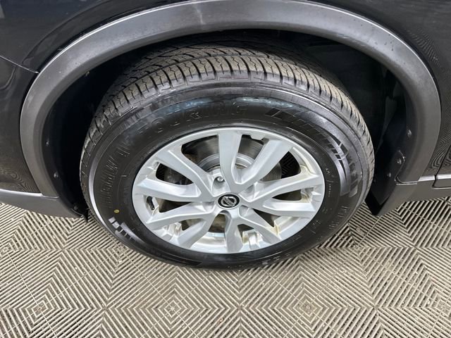 Used 2018 Nissan Rogue SV image 10