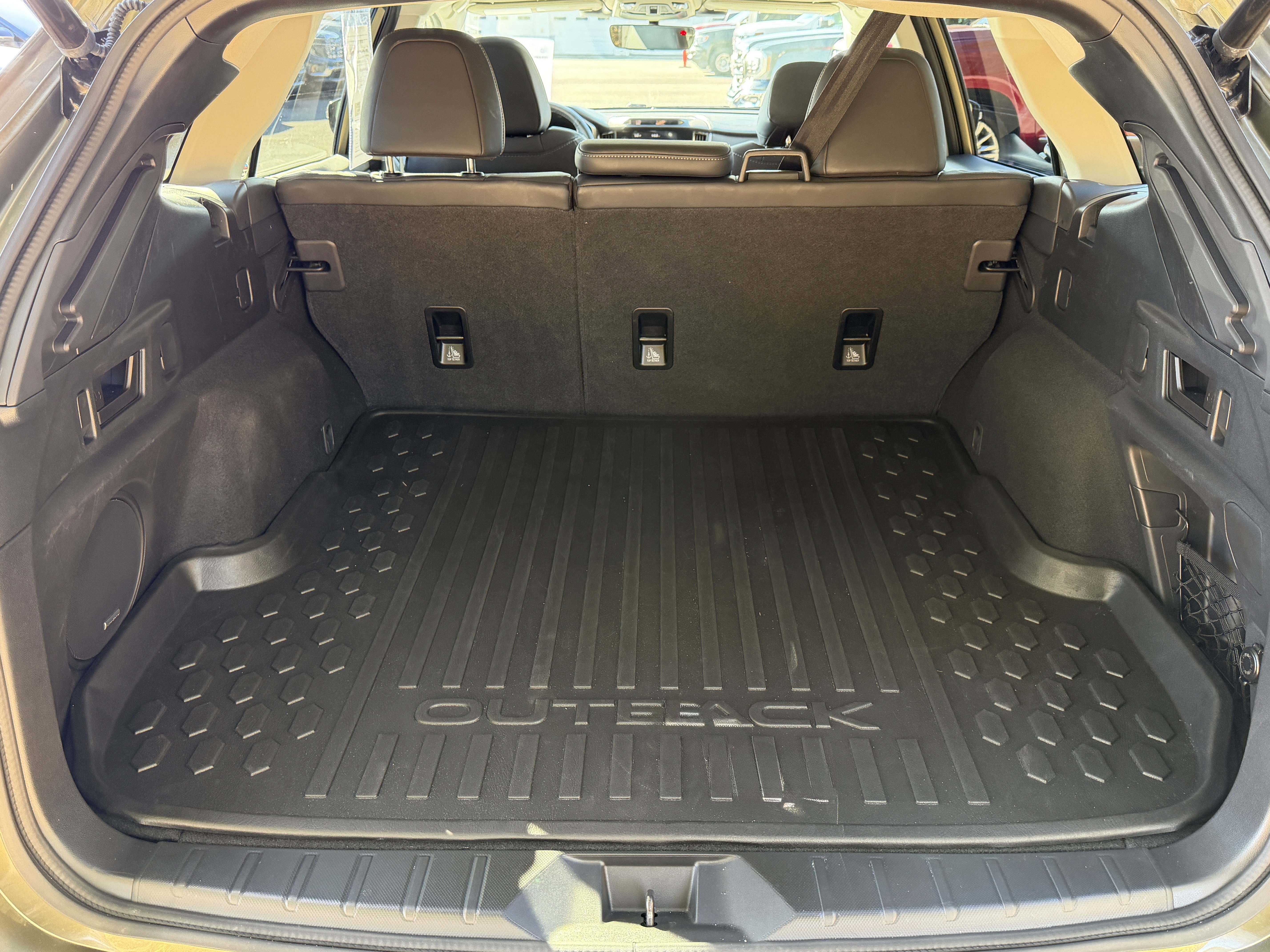 Used 2025 Subaru Outback Limited image 6