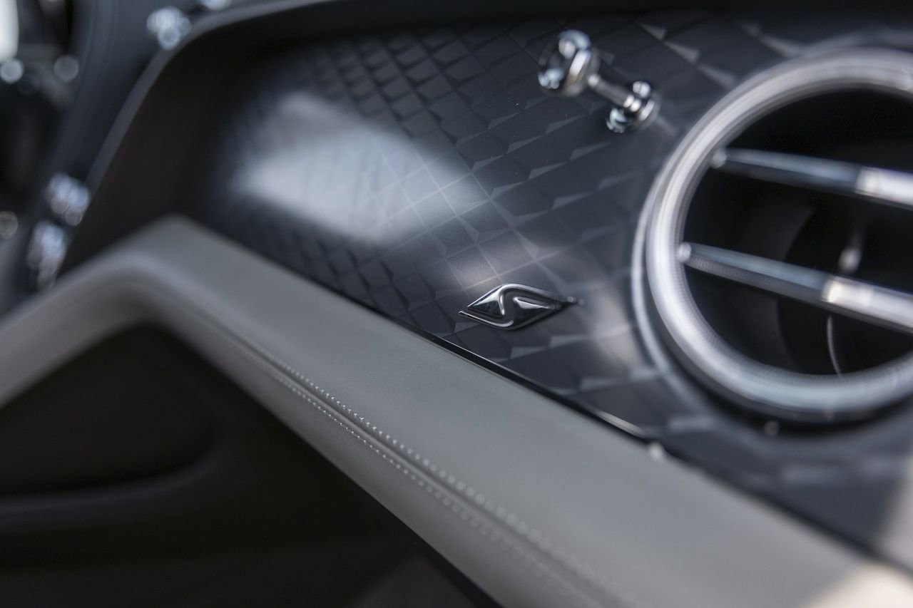 Used 2025 Bentley Bentayga AWD/4WD image 62