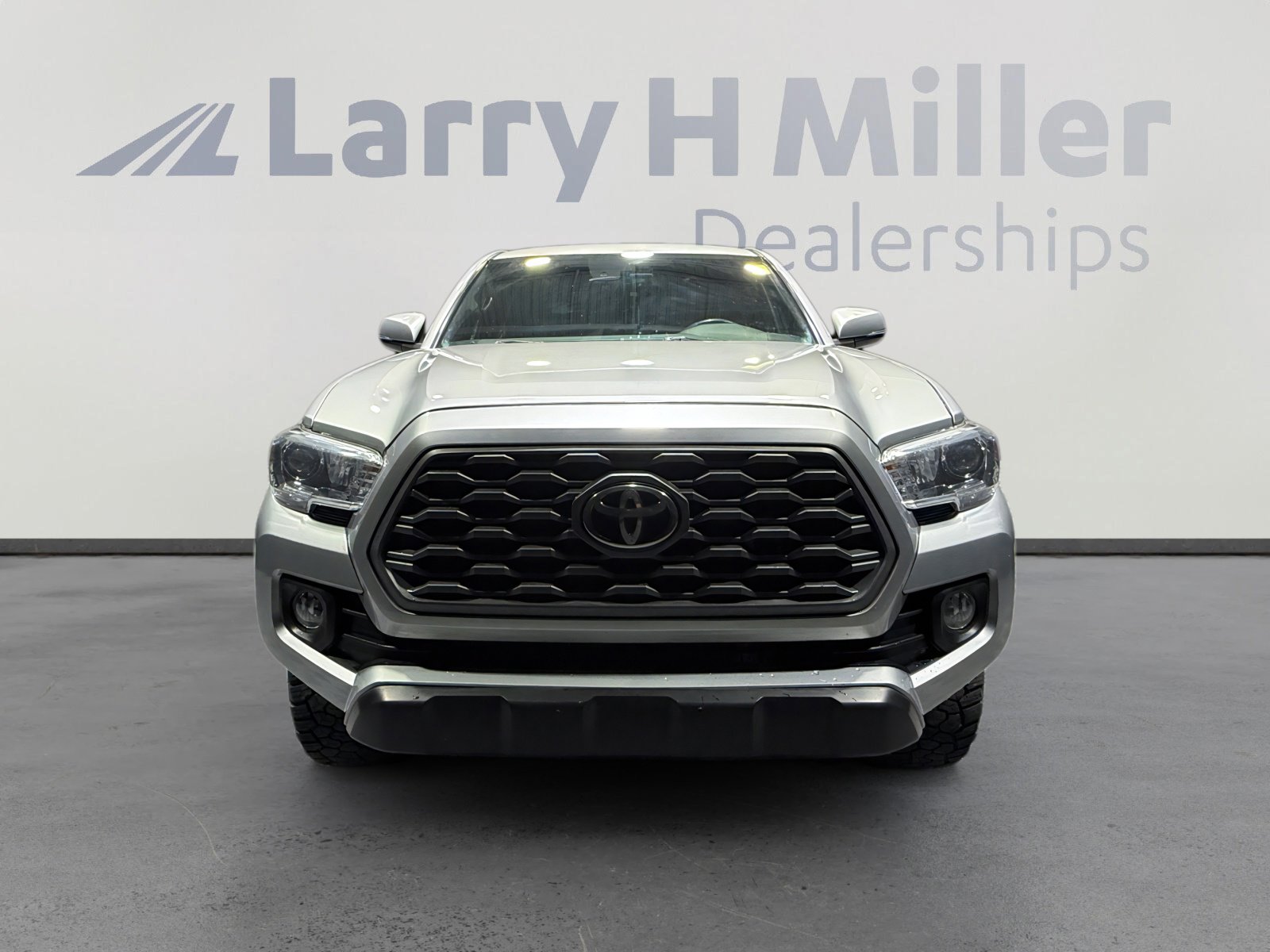 Used 2021 Toyota Tacoma TRD Off-Road w/ Technology Package image 8