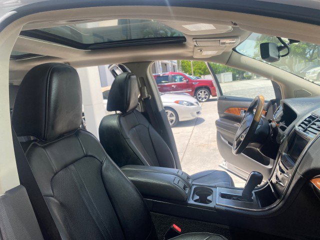 Used 2011 Lincoln MKX 2WD w/ 102A Rapid Spec Order Code image 13