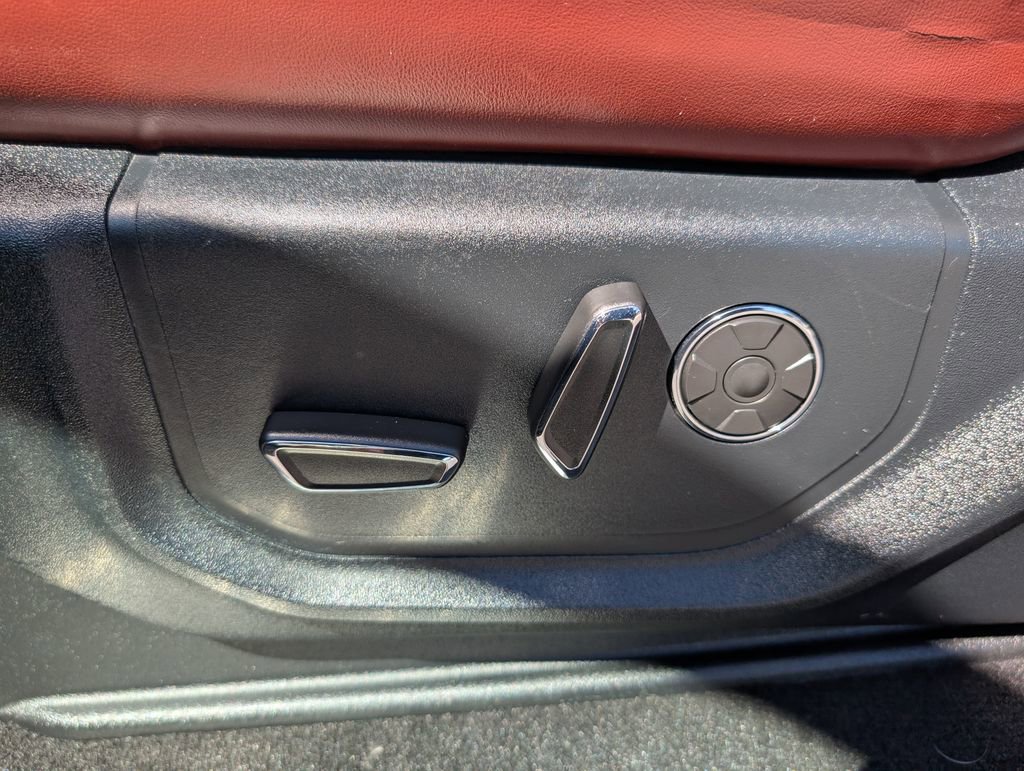 Used 2020 Ford F150 Platinum w/ Equipment Group 701A Luxury AWD/4WD image 17