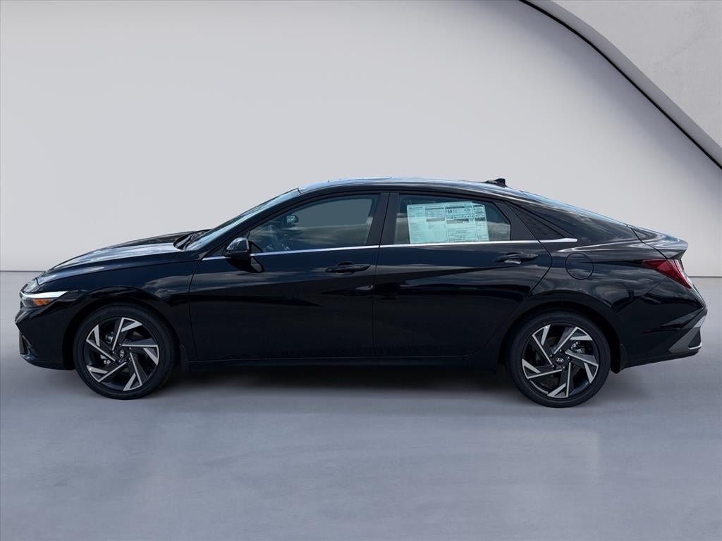 New 2026 Hyundai Elantra Limited FWD image 2