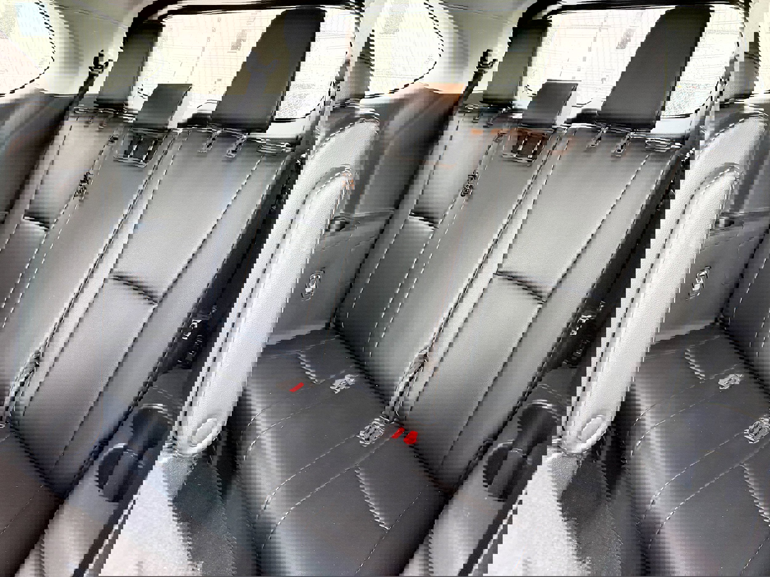 Used 2021 Toyota Highlander XLE image 21