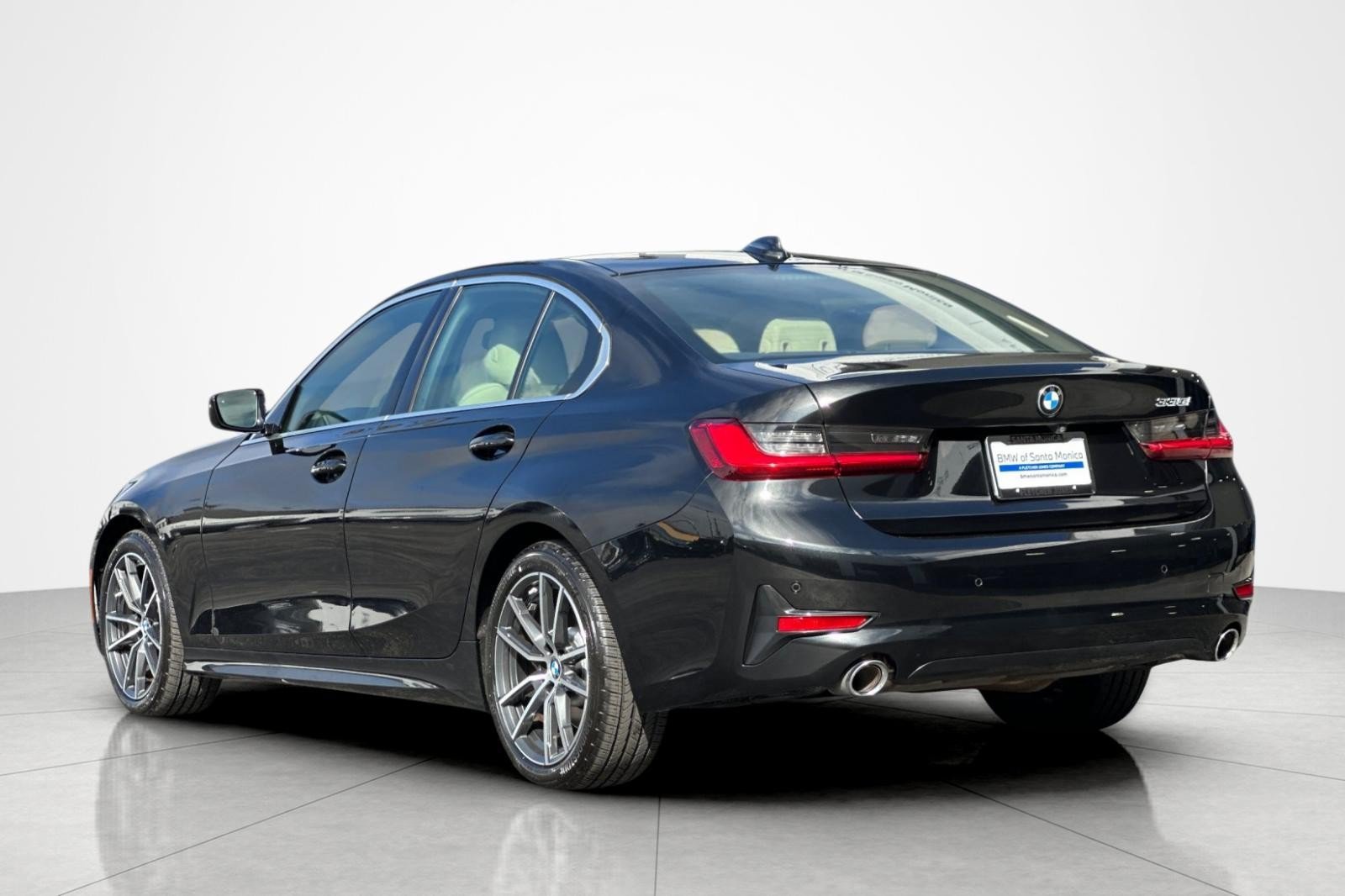 Used 2021 BMW 330i Sedan w/ Convenience Package RWD image 3