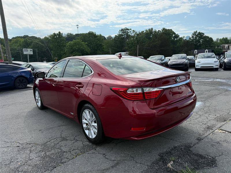 Used 2013 Lexus ES 300h w/ Luxury Pkg FWD image 3