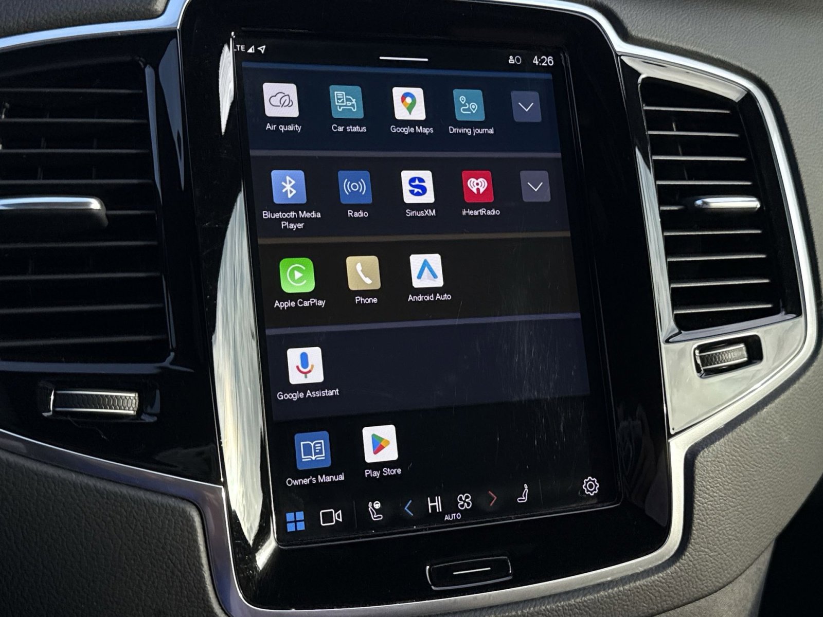 Used 2024 Volvo XC90 B6 Ultimate w/ Protection Package image 20