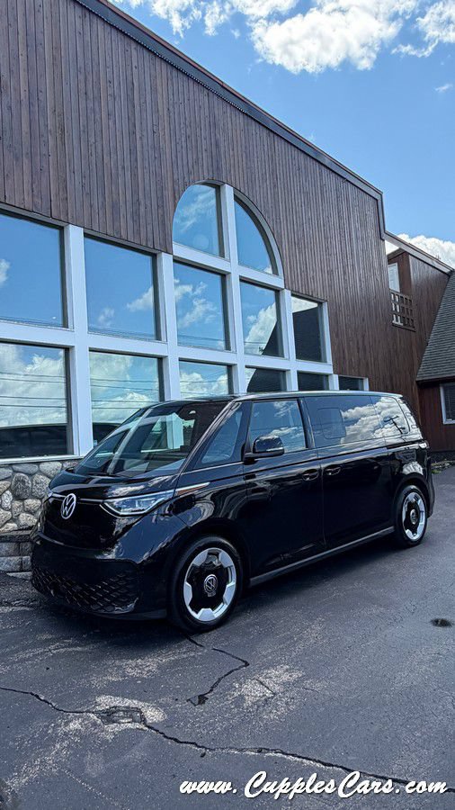 Used 2025 Volkswagen ID. Buzz Pro S RWD image 19