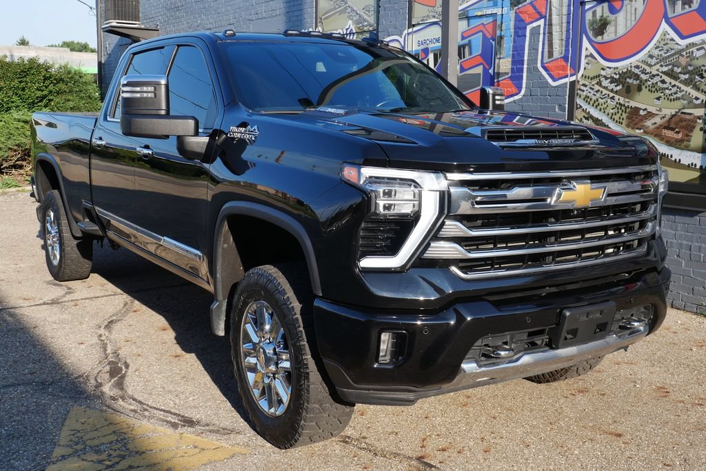 Used 2024 Chevrolet Silverado 2500 High Country AWD/4WD image 36