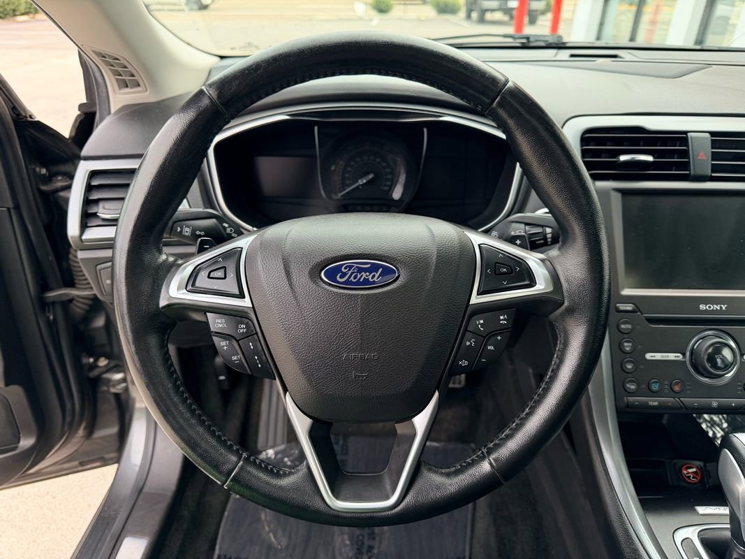 Used 2016 Ford Fusion Titanium AWD/4WD image 16