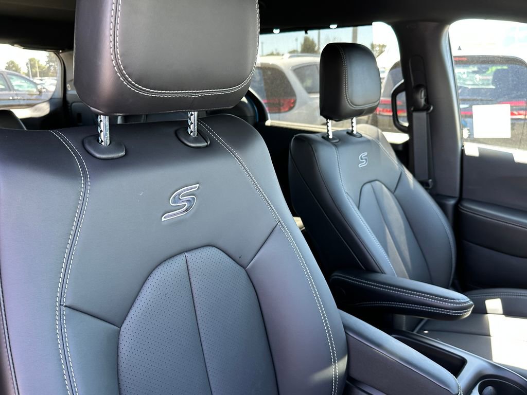 New 2026 Chrysler Pacifica Select FWD image 15