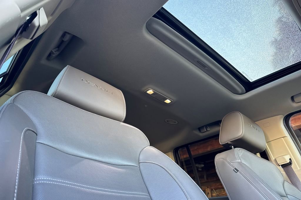 Used 2020 GMC Yukon XL Denali w/ Denali Premium Package image 20