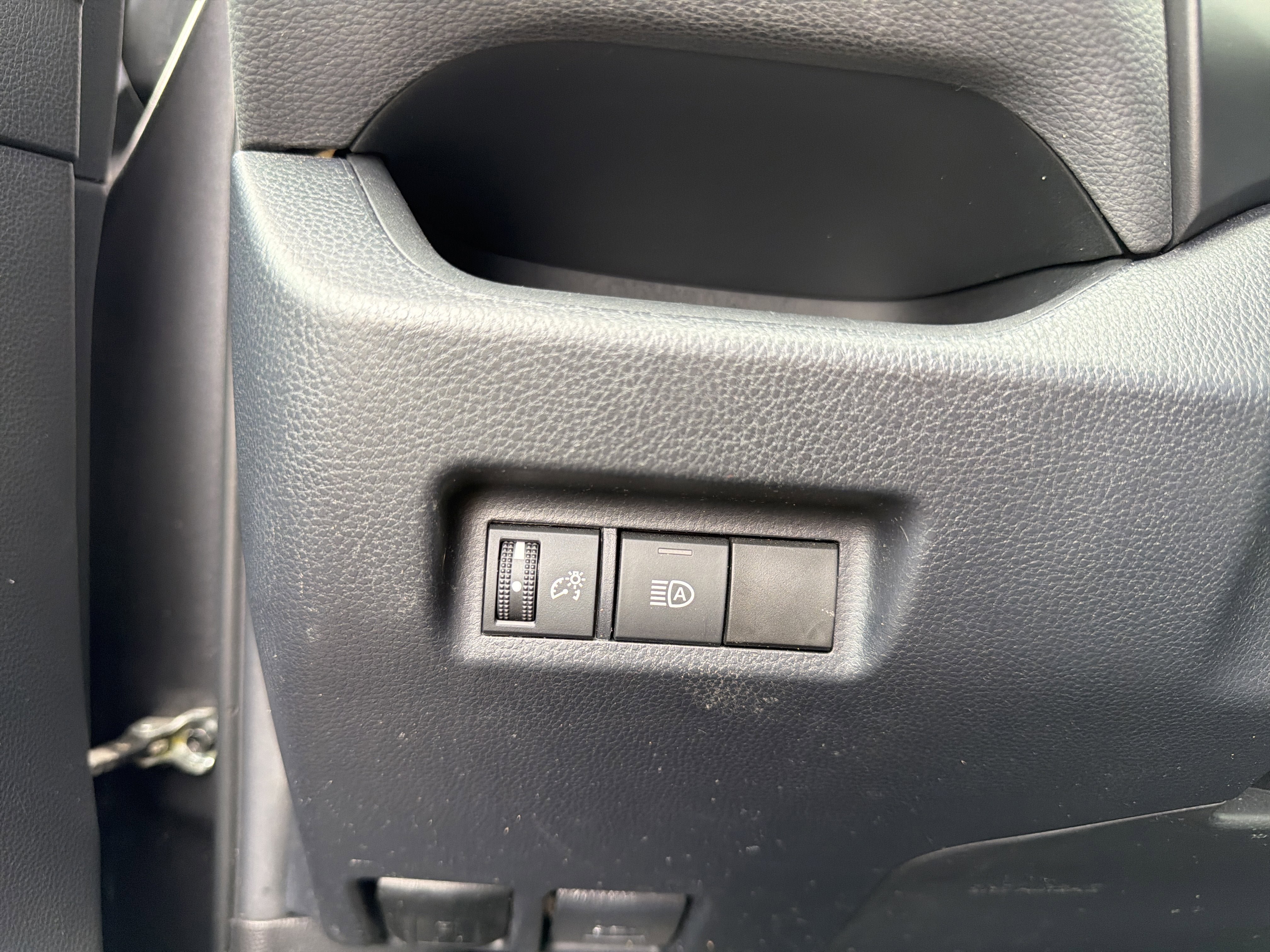 Used 2023 Toyota RAV4 LE image 14