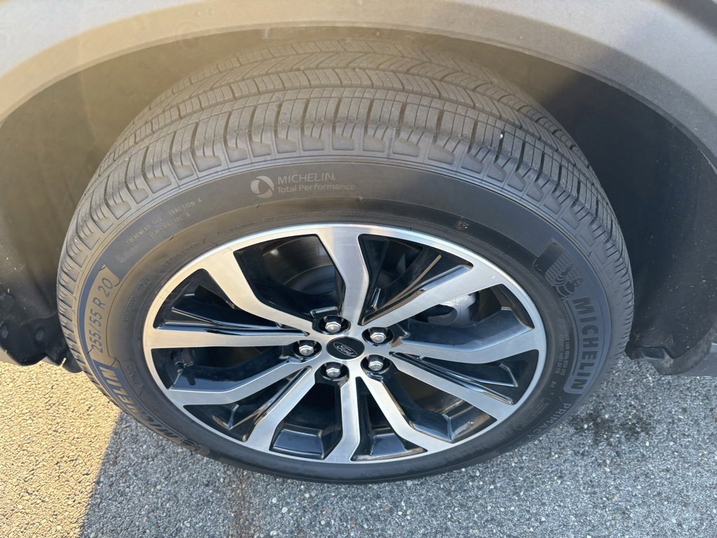 Used 2025 Ford Explorer ST-Line image 12