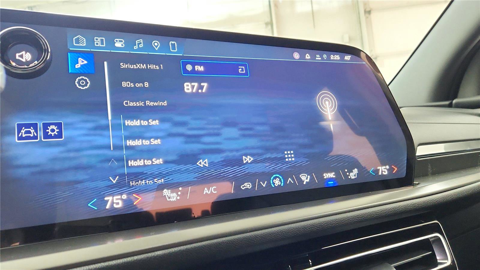 New 2026 Chevrolet Traverse LT image 36