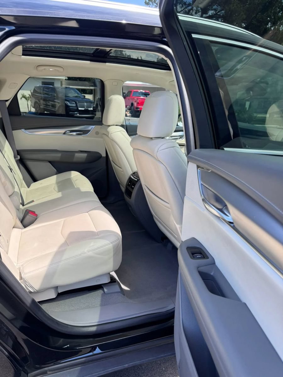 Used 2017 Cadillac XT5 Luxury w/ Driver Awareness Package FWD image 15