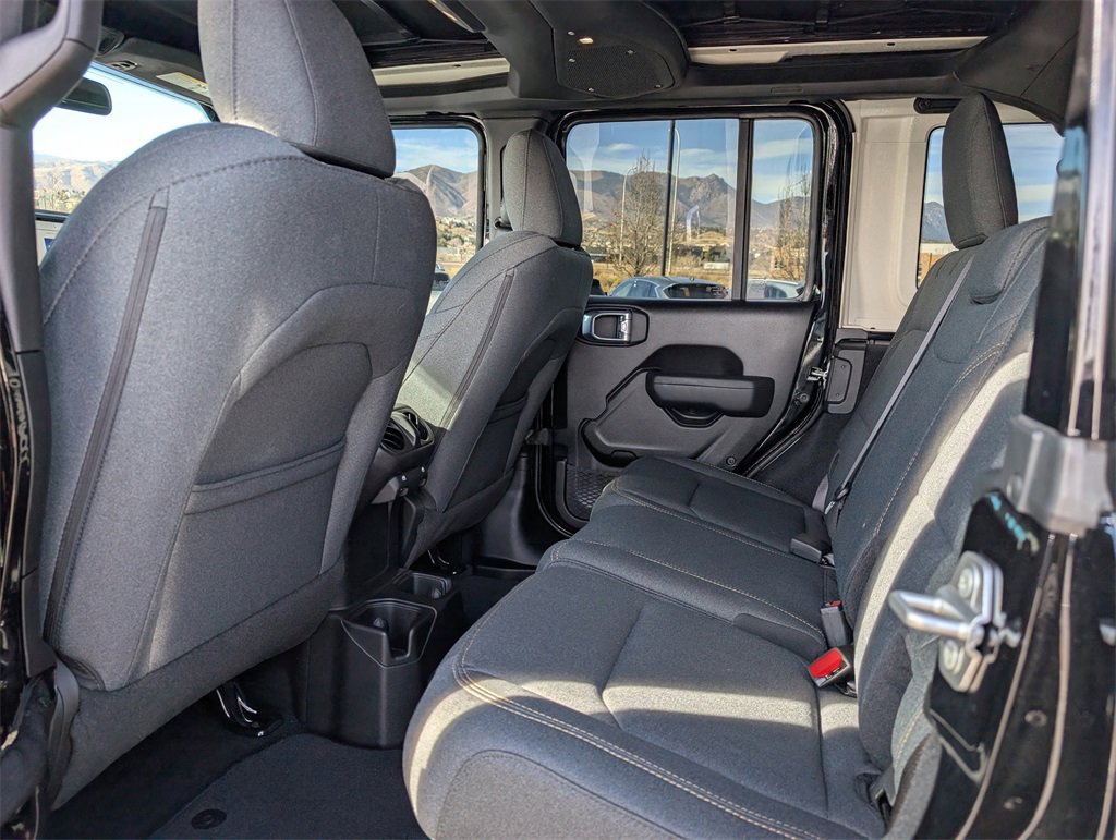 Used 2025 Jeep Wrangler Sport S image 16