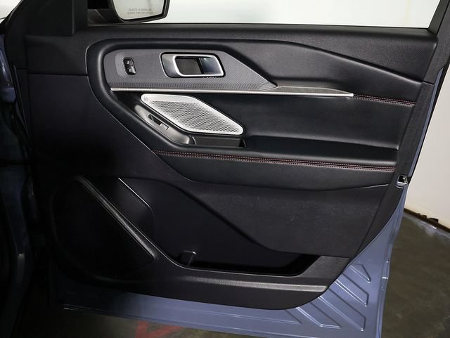 Used 2025 Ford Explorer ST AWD/4WD image 37