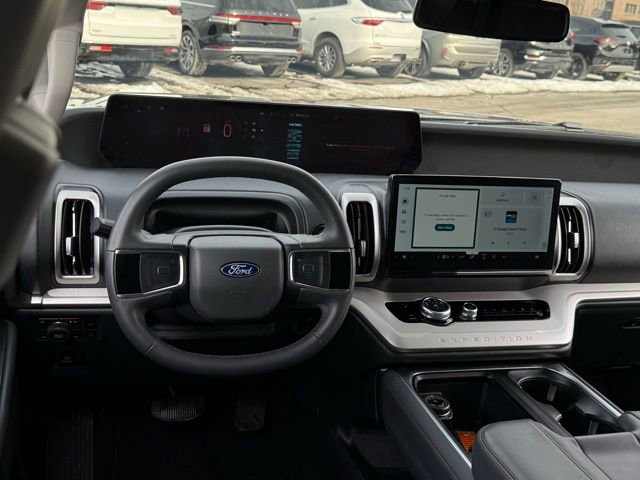 Used 2025 Ford Expedition Active image 6