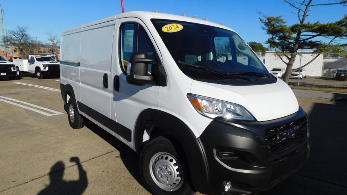 Used 2024 RAM ProMaster 3500 w/ Convenience Group image 1