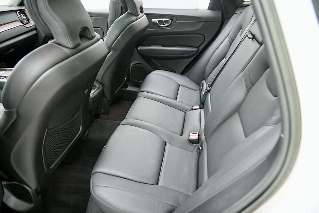 Certified 2023 Volvo XC60 B5 Plus w/ Protection Package Premier image 20