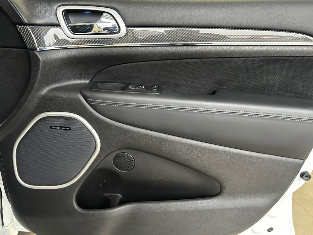 Used 2020 Jeep Grand Cherokee SRT image 25