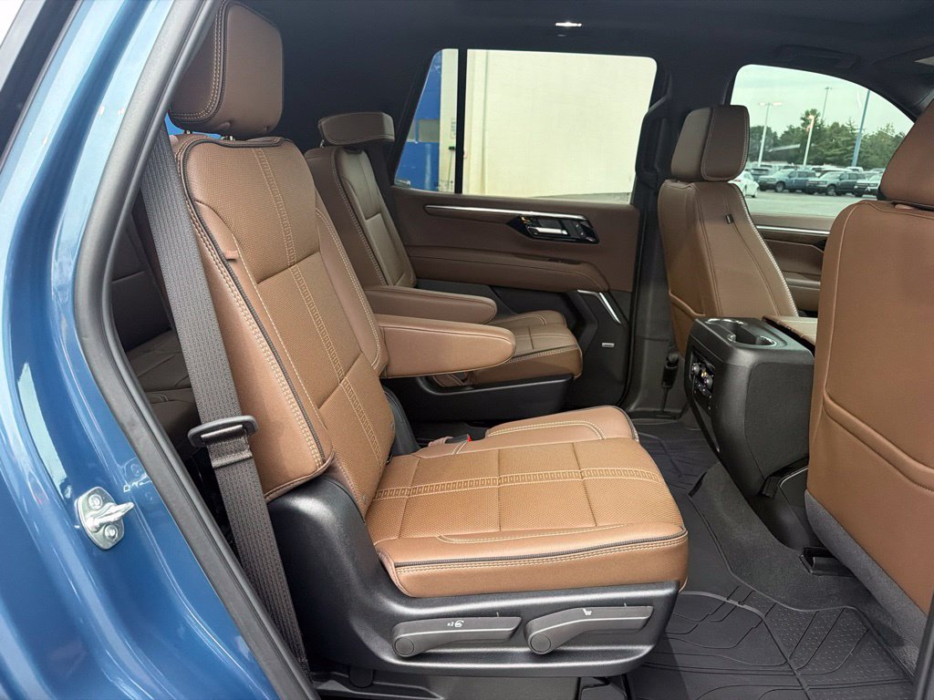 Used 2025 Chevrolet Tahoe High Country AWD/4WD image 42