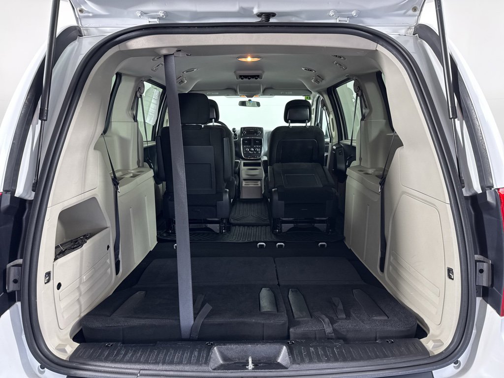 Used 2016 Dodge Grand Caravan SE w/ Quick Order Package 29E SE image 9