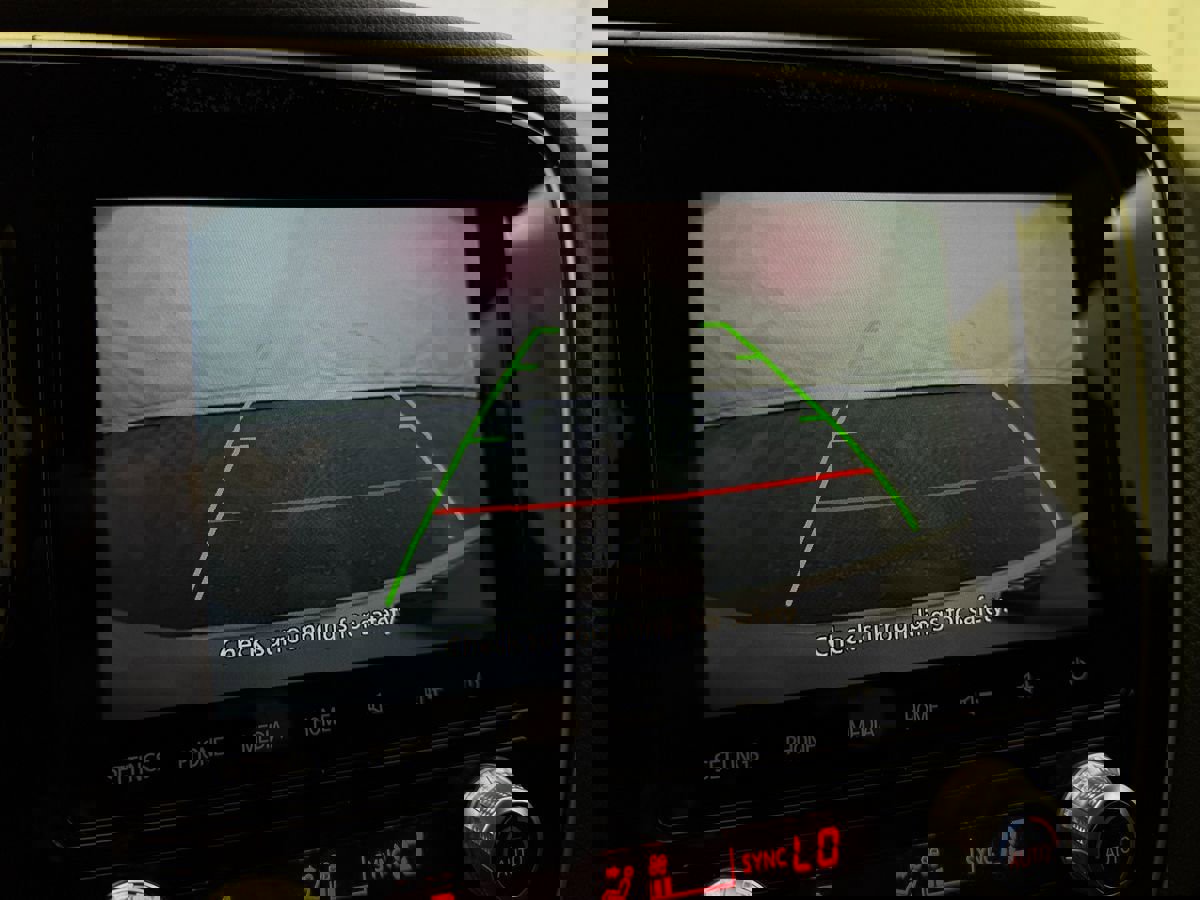 Used 2020 Mitsubishi Outlander SEL image 17