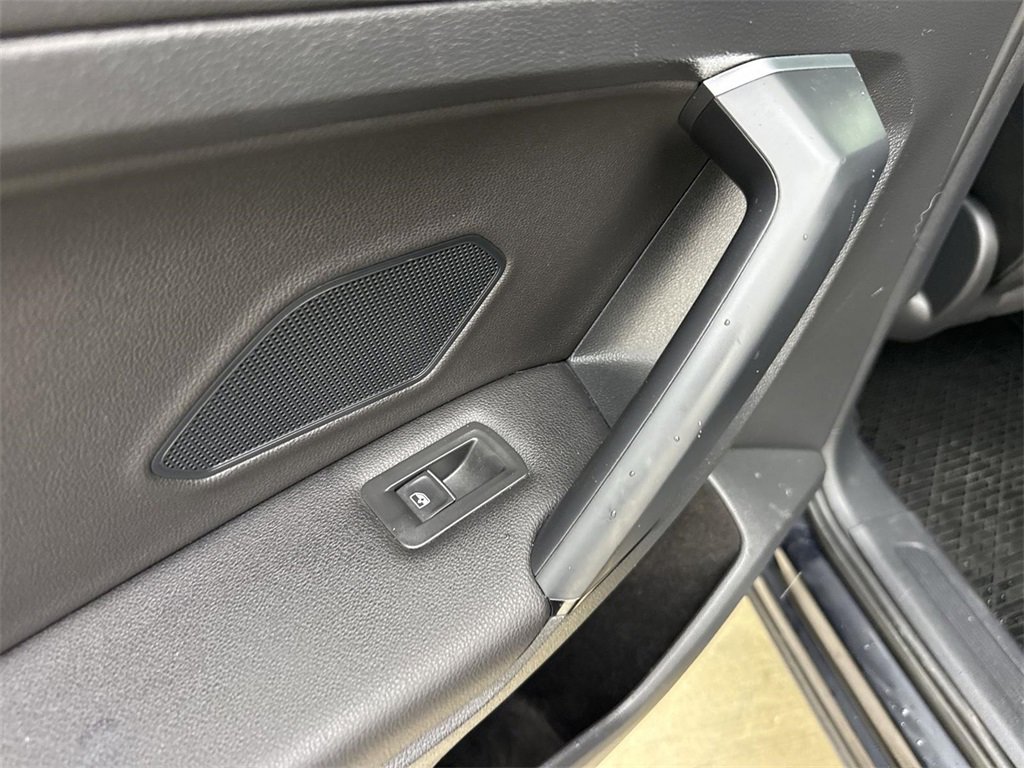 Used 2019 Volkswagen Tiguan SEL image 23