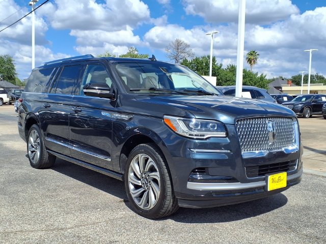 Used 2022 Lincoln Navigator L Reserve AWD/4WD image 20