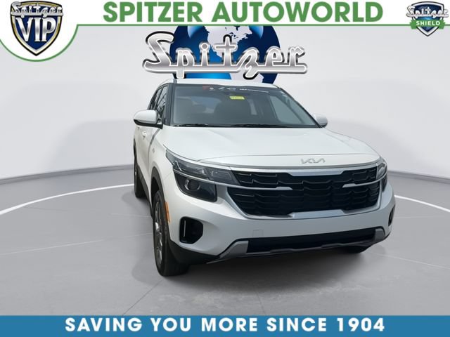 Certified 2025 Kia Seltos LX AWD/4WD image 2
