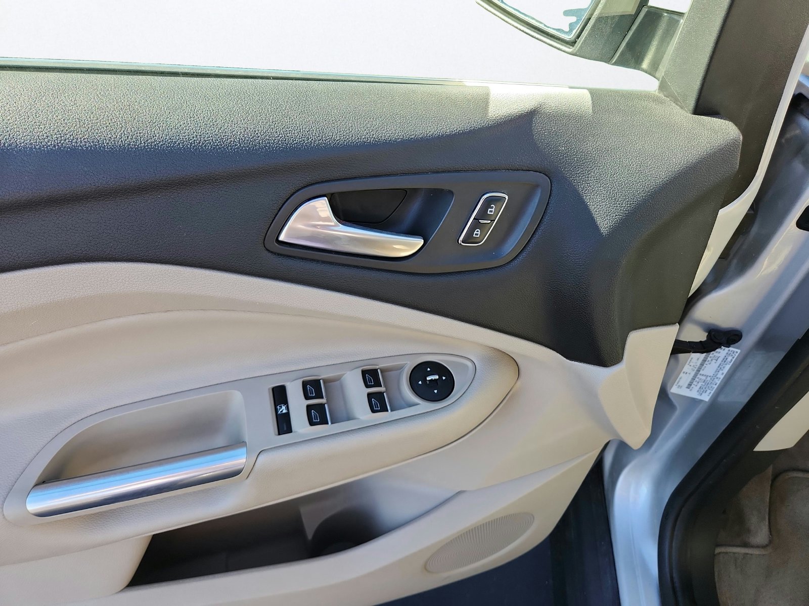 Used 2014 Ford C-MAX Energi SEL FWD image 19