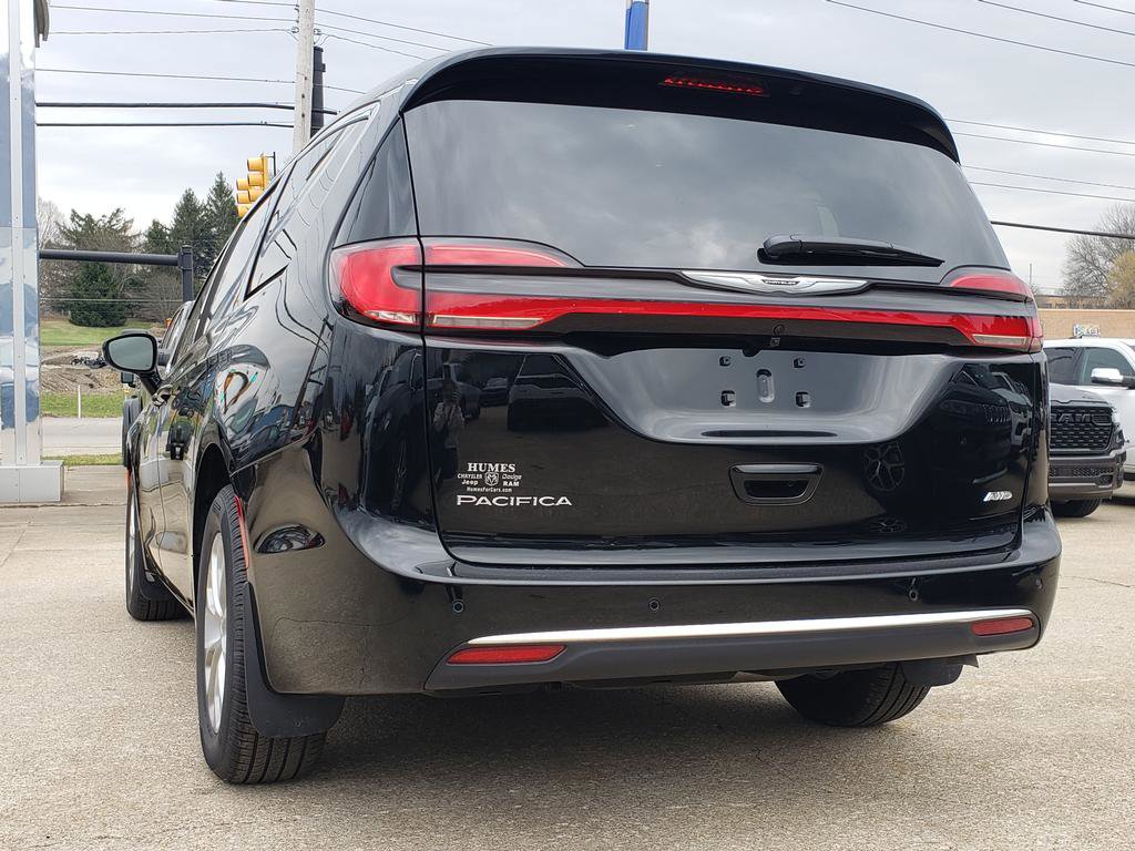 New 2026 Chrysler Pacifica Select image 6