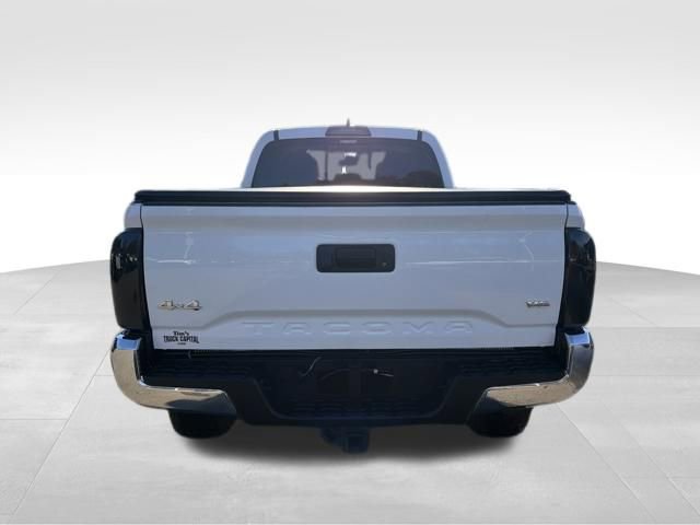 Used 2018 Toyota Tacoma SR5 AWD/4WD image 6