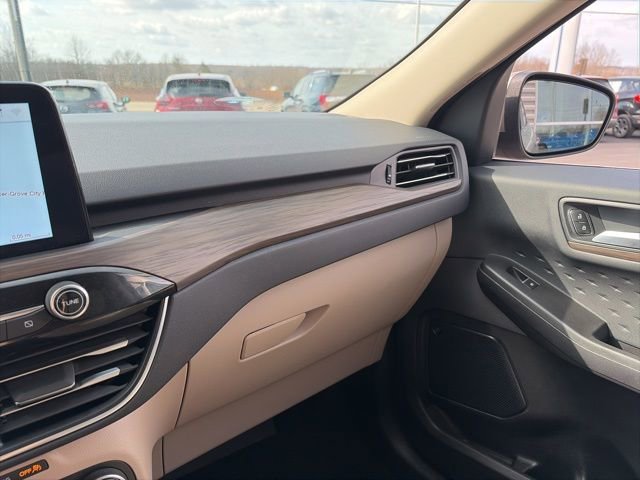 Certified 2020 Ford Escape Titanium image 20