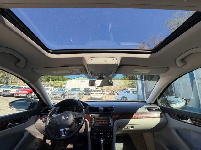 Used 2012 Volkswagen Passat TDI SEL Premium image 12