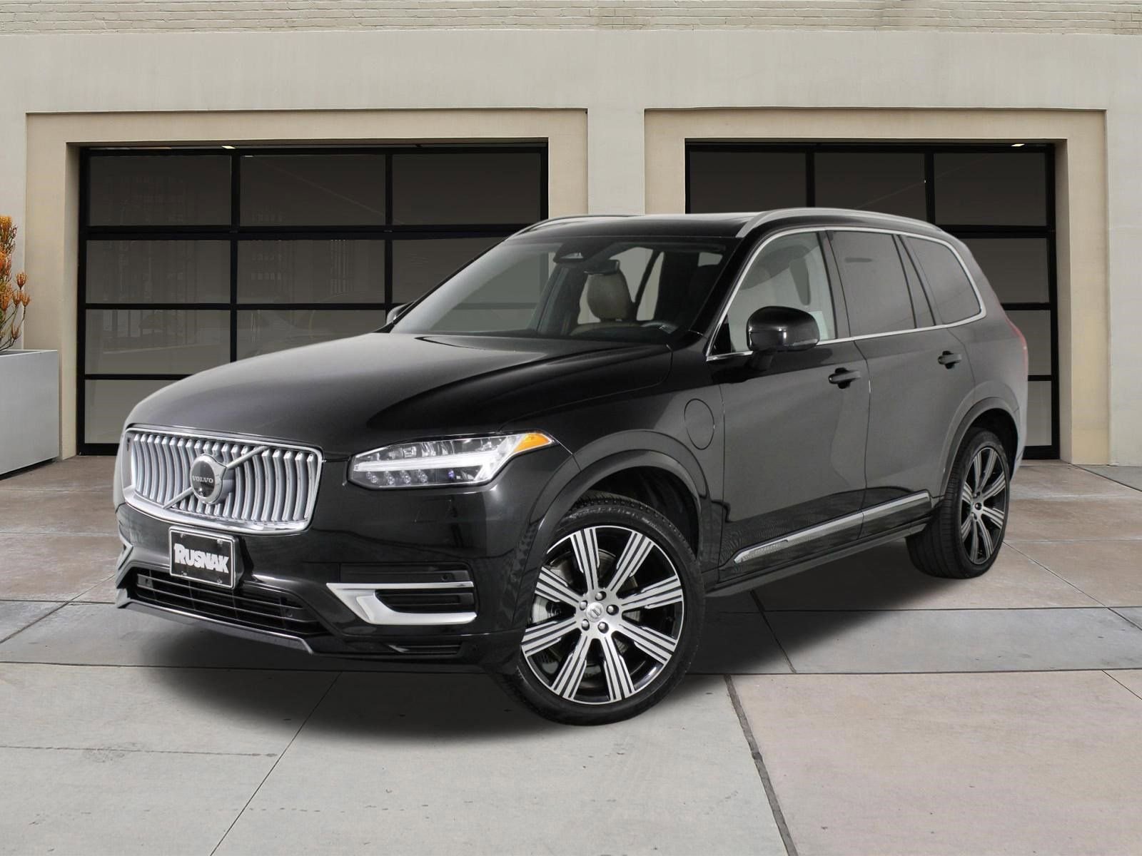 Certified 2024 Volvo XC90 T8 Plus w/ Protection Package Premier AWD/4WD image 3
