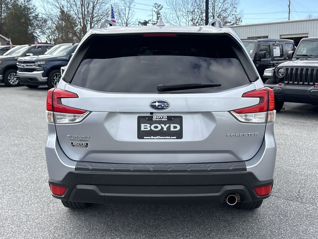 Used 2021 Subaru Forester Limited image 9