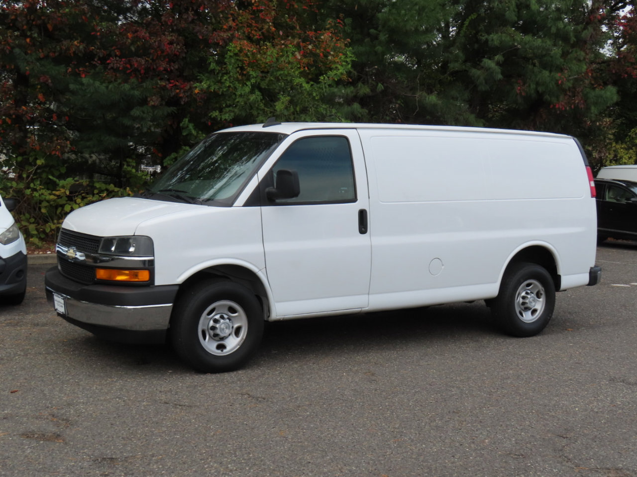 Used 2019 Chevrolet Express 2500 w/ Driver Convenience Package image 2